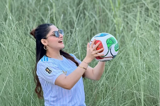 বল হাতে পূজা বললেন, ‘আর্জেন্টিনার সঙ্গেই থাকব’